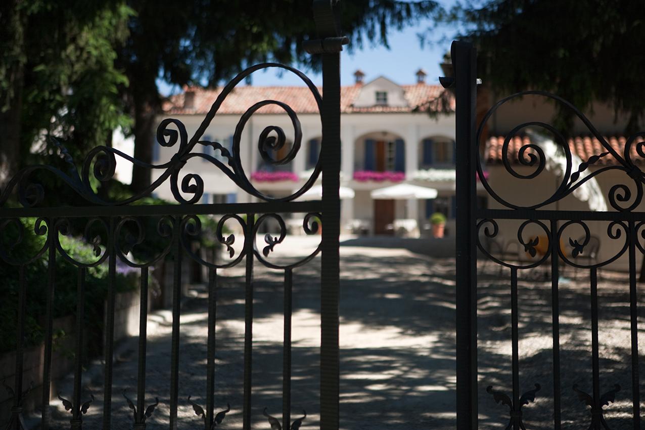 Marcarini Agriturismo Guest House Neviglie Exterior photo