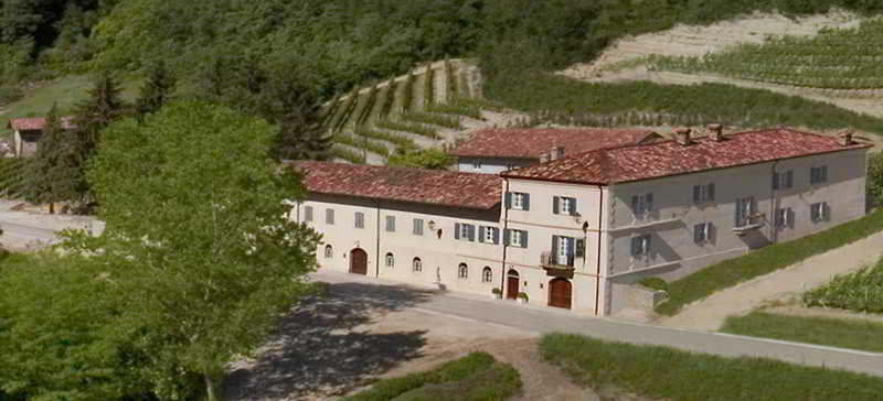 Marcarini Agriturismo Guest House Neviglie Exterior photo